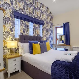 - Reubens Court Apartment York