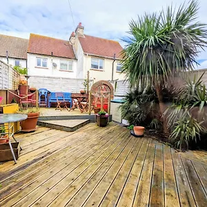  Holiday home Stunning 4br House With Free Parking - By Innit