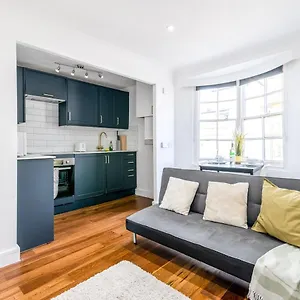  Apartment Modern One Bedroom In